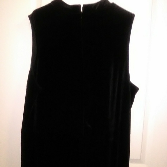 Black Sleeveless Bodysuit - Picture 2 of 3